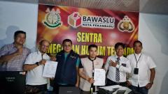 Tim Hukum Paslon AMAn Laporkan Dugaan Money Politics ke Bawaslu Pekanbaru